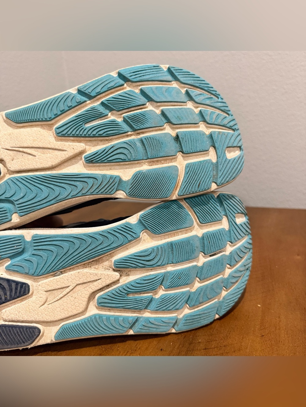 Altra Paradigm - Picture 6 of 7